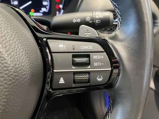 ＺＲ－Ｖ ｅ：ＨＥＶ　Ｚ　ＢＳＩ・後退出庫サポートレス　フロアマット　ＥＴＣ２．０　全周囲カメラ　ワイヤレス充電　ホンダコネクトディスプレー　１０．２インチデジタルメーター　シートヒーター　ＢＯＳＥサウンドシステム　パワーテールゲート　本革シート（23枚目）