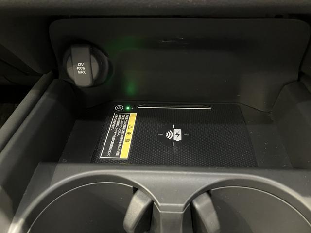 ＺＲ－Ｖ ｅ：ＨＥＶ　Ｚ　ＢＳＩ・後退出庫サポートレス　フロアマット　ＥＴＣ２．０　全周囲カメラ　ワイヤレス充電　ホンダコネクトディスプレー　１０．２インチデジタルメーター　シートヒーター　ＢＯＳＥサウンドシステム　パワーテールゲート　本革シート（28枚目）