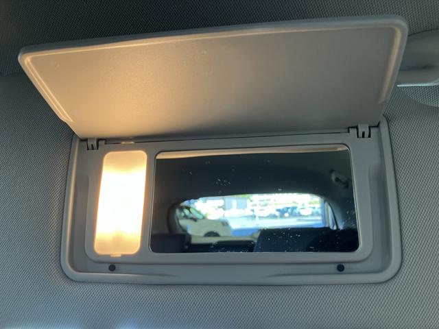 ＺＲ－Ｖ ｅ：ＨＥＶ　Ｚ　ＢＳＩ・後退出庫サポートレス　フロアマット　ＥＴＣ２．０　全周囲カメラ　ワイヤレス充電　ホンダコネクトディスプレー　１０．２インチデジタルメーター　シートヒーター　ＢＯＳＥサウンドシステム　パワーテールゲート　本革シート（31枚目）