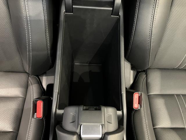 ＺＲ－Ｖ ｅ：ＨＥＶ　Ｚ　ＢＳＩ・後退出庫サポートレス　フロアマット　ＥＴＣ２．０　全周囲カメラ　ワイヤレス充電　ホンダコネクトディスプレー　１０．２インチデジタルメーター　シートヒーター　ＢＯＳＥサウンドシステム　パワーテールゲート　本革シート（33枚目）