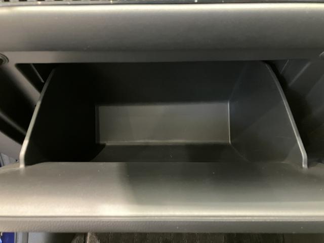 ＺＲ－Ｖ ｅ：ＨＥＶ　Ｚ　ＢＳＩ・後退出庫サポートレス　フロアマット　ＥＴＣ２．０　全周囲カメラ　ワイヤレス充電　ホンダコネクトディスプレー　１０．２インチデジタルメーター　シートヒーター　ＢＯＳＥサウンドシステム　パワーテールゲート　本革シート（34枚目）