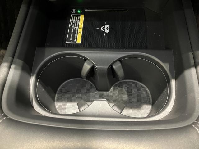 ＺＲ－Ｖ ｅ：ＨＥＶ　Ｚ　ＢＳＩ・後退出庫サポートレス　フロアマット　ＥＴＣ２．０　全周囲カメラ　ワイヤレス充電　ホンダコネクトディスプレー　１０．２インチデジタルメーター　シートヒーター　ＢＯＳＥサウンドシステム　パワーテールゲート　本革シート（35枚目）