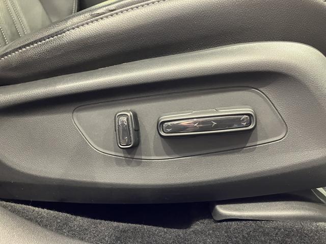ＺＲ－Ｖ ｅ：ＨＥＶ　Ｚ　ＢＳＩ・後退出庫サポートレス　フロアマット　ＥＴＣ２．０　全周囲カメラ　ワイヤレス充電　ホンダコネクトディスプレー　１０．２インチデジタルメーター　シートヒーター　ＢＯＳＥサウンドシステム　パワーテールゲート　本革シート（41枚目）