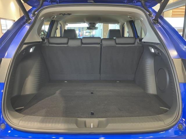 ＺＲ－Ｖ ｅ：ＨＥＶ　Ｚ　ＢＳＩ・後退出庫サポートレス　フロアマット　ＥＴＣ２．０　全周囲カメラ　ワイヤレス充電　ホンダコネクトディスプレー　１０．２インチデジタルメーター　シートヒーター　ＢＯＳＥサウンドシステム　パワーテールゲート　本革シート（45枚目）