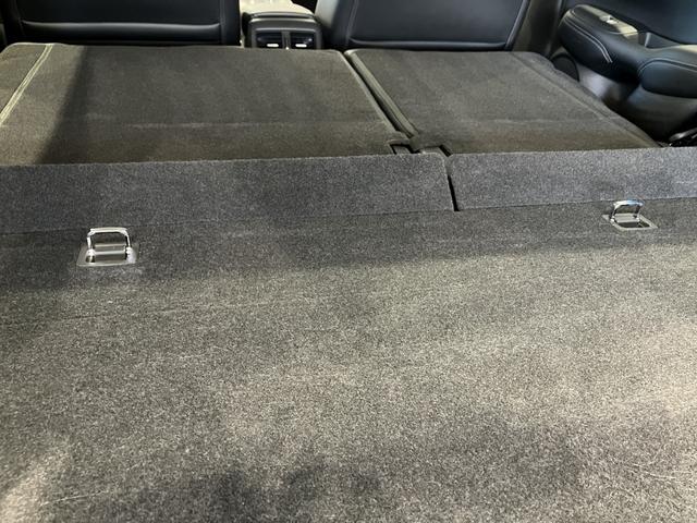 ＺＲ－Ｖ ｅ：ＨＥＶ　Ｚ　ＢＳＩ・後退出庫サポートレス　フロアマット　ＥＴＣ２．０　全周囲カメラ　ワイヤレス充電　ホンダコネクトディスプレー　１０．２インチデジタルメーター　シートヒーター　ＢＯＳＥサウンドシステム　パワーテールゲート　本革シート（47枚目）