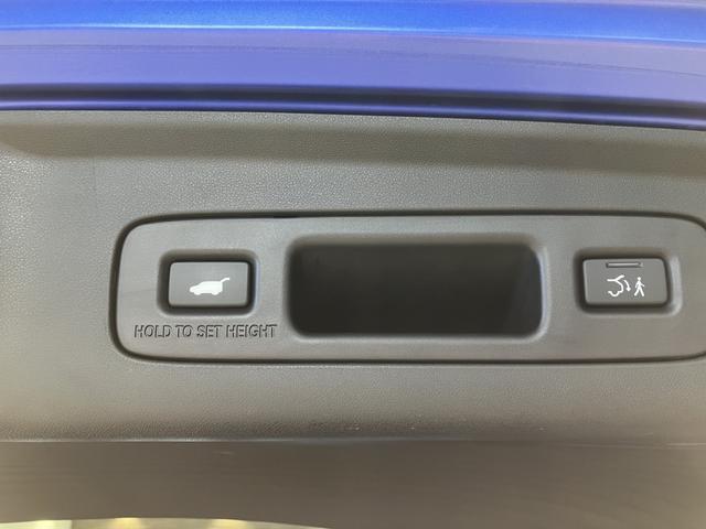 ＺＲ－Ｖ ｅ：ＨＥＶ　Ｚ　ＢＳＩ・後退出庫サポートレス　フロアマット　ＥＴＣ２．０　全周囲カメラ　ワイヤレス充電　ホンダコネクトディスプレー　１０．２インチデジタルメーター　シートヒーター　ＢＯＳＥサウンドシステム　パワーテールゲート　本革シート（51枚目）