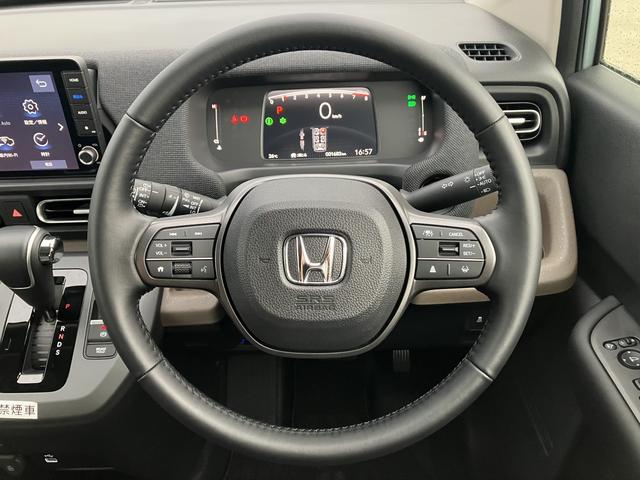 フリード エアー EX フロアマット 9インチ純正ナビ ETC ドラレコ シートヒーター 両側パワスラ ブラインドスポットモニター リアクーラー 本革巻ステアリングホイール 360°スーパーUV・IRカット レンタカー登録(23枚目)