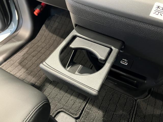 フリード エアー EX フロアマット 9インチ純正ナビ ETC ドラレコ シートヒーター 両側パワスラ ブラインドスポットモニター リアクーラー 本革巻ステアリングホイール 360°スーパーUV・IRカット レンタカー登録(33枚目)