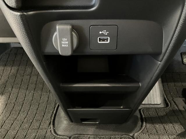 フリード エアー EX フロアマット 9インチ純正ナビ ETC ドラレコ シートヒーター 両側パワスラ ブラインドスポットモニター リアクーラー 本革巻ステアリングホイール 360°スーパーUV・IRカット レンタカー登録(34枚目)