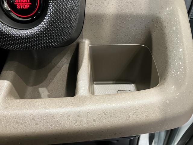 フリード エアー EX フロアマット 9インチ純正ナビ ETC ドラレコ シートヒーター 両側パワスラ ブラインドスポットモニター リアクーラー 本革巻ステアリングホイール 360°スーパーUV・IRカット レンタカー登録(35枚目)