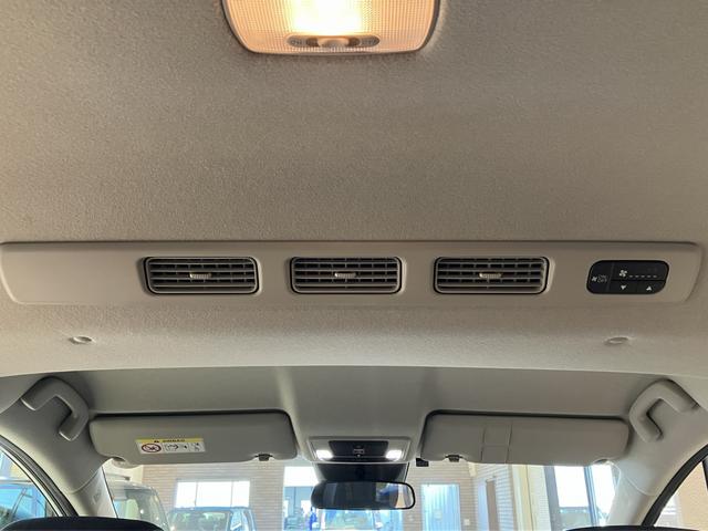 フリード エアー EX フロアマット 9インチ純正ナビ ETC ドラレコ シートヒーター 両側パワスラ ブラインドスポットモニター リアクーラー 本革巻ステアリングホイール 360°スーパーUV・IRカット レンタカー登録(37枚目)