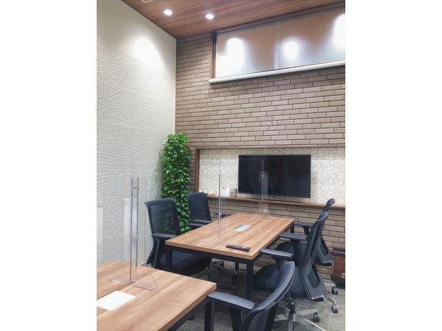 フリード エアー EX フロアマット 9インチ純正ナビ ETC ドラレコ シートヒーター 両側パワスラ ブラインドスポットモニター リアクーラー 本革巻ステアリングホイール 360°スーパーUV・IRカット レンタカー登録(49枚目)