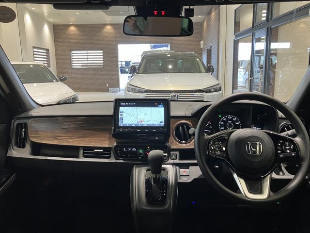 N-ONE オリジナルスタイルプラスアーバン フロアマット 8インチ純正ナビ ETC シートヒーター 運転支援 電子制御パーキングブレーキ オートブレーキホールド フルLEDヘッドライト 360°スーパーUV・IRカットパッケージ CVT(7枚目)