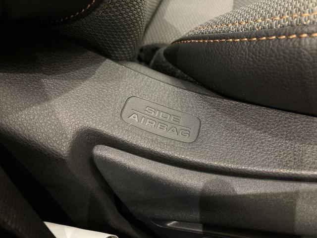 フリード ｅ：ＨＥＶクロスター　フロアマット　９インチ純正ナビ　ＥＴＣ　シートヒーター　ＬＥＤヘッドライト　ブラインドスポットモニター　両側パワスラ　本革巻ステアリングホイール　３６０°スーパーＵＶ・ＩＲカット　１５インチＡＷ（37枚目）