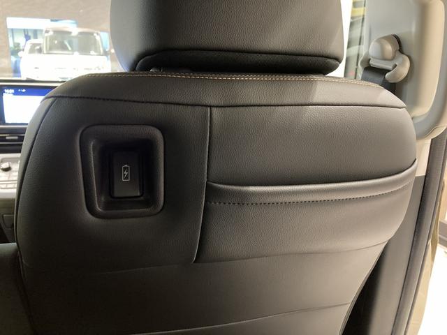 フリード ｅ：ＨＥＶクロスター　フロアマット　９インチ純正ナビ　ＥＴＣ　シートヒーター　ＬＥＤヘッドライト　ブラインドスポットモニター　両側パワスラ　本革巻ステアリングホイール　３６０°スーパーＵＶ・ＩＲカット　１５インチＡＷ（44枚目）