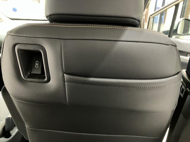 フリード クロスター フロアマット 9インチ純正ナビ ETC シートヒーター LEDヘッドライト ブラインドスポットモニター 両側パワスラ 本革巻ステアリングホイール 360°スーパーUV・IRカット 15インチAW(45枚目)