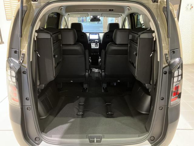 フリード クロスター フロアマット 9インチ純正ナビ ETC シートヒーター LEDヘッドライト ブラインドスポットモニター 両側パワスラ 本革巻ステアリングホイール 360°スーパーUV・IRカット 15インチAW(49枚目)