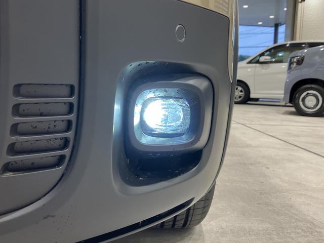 フリード クロスター フロアマット 9インチ純正ナビ ETC シートヒーター LEDヘッドライト ブラインドスポットモニター 両側パワスラ 本革巻ステアリングホイール 360°スーパーUV・IRカット 15インチAW(53枚目)