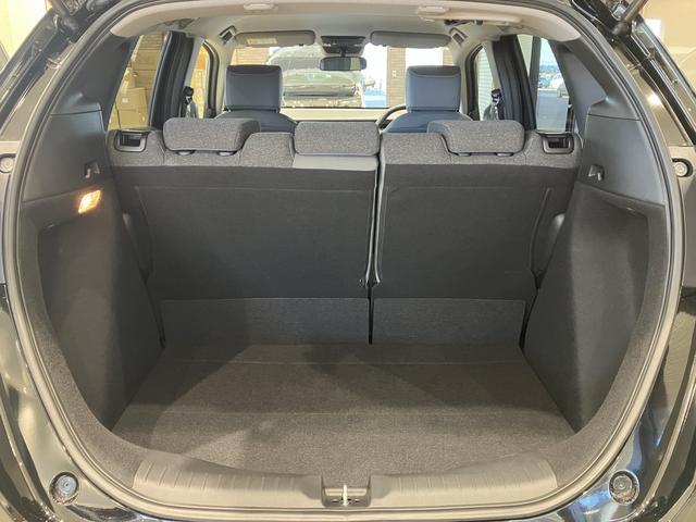 フィット ＲＳ　ＥＴＣ２．０　フロアマット　ＨｏｎｄａＣＯＮＮＥＣＴディスプレー　フルＬＥＤヘッド　電子制御Ｐブレーキ　ＬＥＤルームランプ　ＵＳＢ　本革巻ステアリングホイール　１６インチＡＷ　ＲＳ専用エクステリア（40枚目）