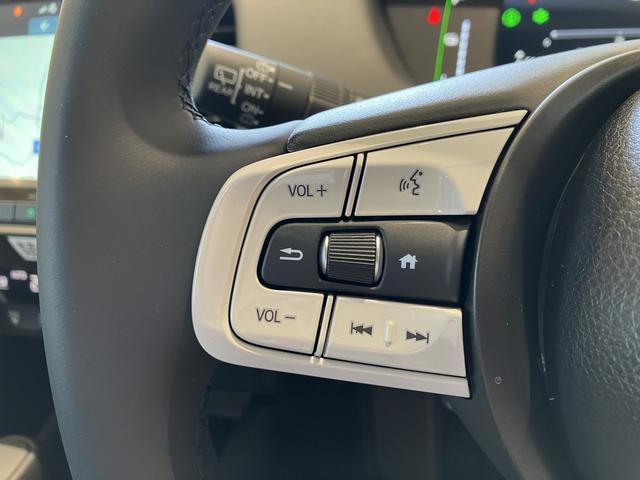 フィット ｅ：ＨＥＶホーム　フロアマット　８インチ純正ナビ　ＥＴＣ　フルＬＥＤヘッドライト　運転支援　電子制御パーキングブレーキ　オートブレーキホールド　ＬＥＤルームランプ　フルオートエアコン　コンビシート　スマートキー（22枚目）