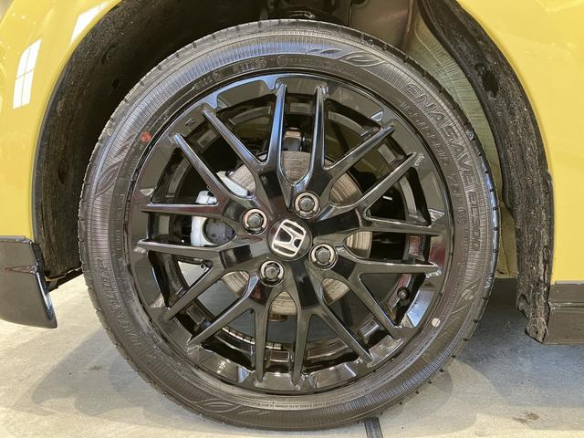 �A���~�z�C�[���t�I�S�z�C�[���ƈ���Čy���̂ŔR��ɂ��e�����Ă��܂��B�K�\�����̍����ɏ����͍v�����܂��I�f�U�C��������C�Ȃ��A�X�^�C���b�V���Ȋ����ƂȂ��Ă��܂��B