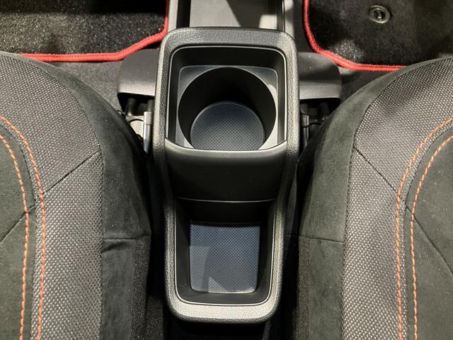 �O�ȃZ���^�[�ɂ̓h�����N�z���_�[���t���Ă��܂��̂łƂ��Ă��֗��ł��B