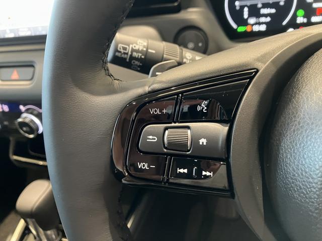 ヴェゼル ｅ：ＨＥＶ　Ｚ　フロアマット　ＥＴＣ　９インチ純正ナビ　シートヒーター　ブラインドスポットモニター　減速セレクター　ステアリングヒーター　予約機能付パワーテールゲート　リアヒーターダクト　１８インチアルミ（22枚目）