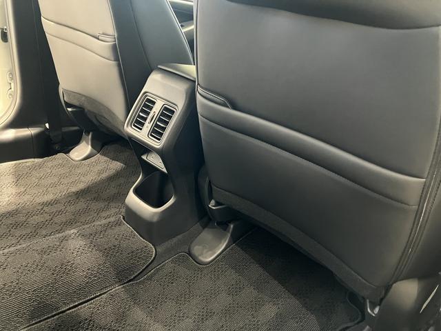 ヴェゼル ｅ：ＨＥＶ　Ｚ　フロアマット　ＥＴＣ　９インチ純正ナビ　シートヒーター　ブラインドスポットモニター　減速セレクター　ステアリングヒーター　予約機能付パワーテールゲート　リアヒーターダクト　１８インチアルミ（41枚目）