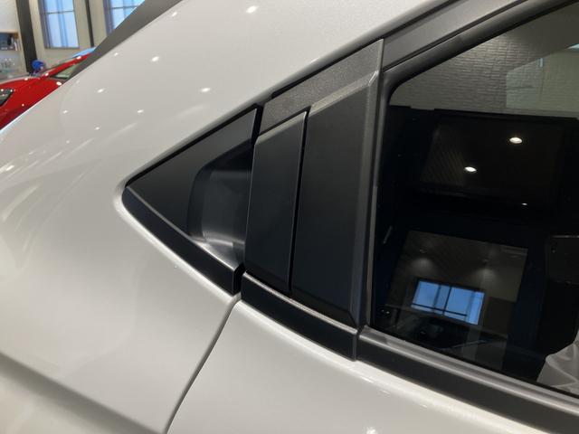 ヴェゼル ｅ：ＨＥＶ　Ｚ　フロアマット　ＥＴＣ　９インチ純正ナビ　シートヒーター　ブラインドスポットモニター　減速セレクター　ステアリングヒーター　予約機能付パワーテールゲート　リアヒーターダクト　１８インチアルミ（50枚目）