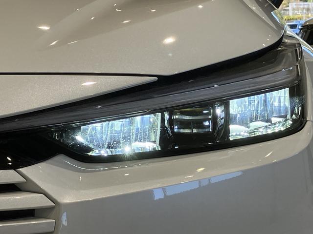 ヴェゼル ｅ：ＨＥＶ　Ｚ　フロアマット　ＥＴＣ　９インチ純正ナビ　シートヒーター　ブラインドスポットモニター　減速セレクター　ステアリングヒーター　予約機能付パワーテールゲート　リアヒーターダクト　１８インチアルミ（52枚目）