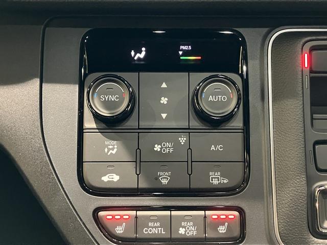 ステップワゴン ｅ：ＨＥＶスパーダ　ドラレコ　フロアマット　１１．４インチ純正ナビ　ＥＴＣ　減速セレクター　パーキングＳ　ブラインドスポットモニター　シートＨ　両側パワスラ　パワーテールゲート　全列ＵＳＢ　１６インチＡＷ　レンタカー登録（14枚目）