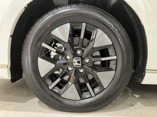 ステップワゴン ｅ：ＨＥＶスパーダ　ドラレコ　フロアマット　１１．４インチ純正ナビ　ＥＴＣ　減速セレクター　パーキングＳ　ブラインドスポットモニター　シートＨ　両側パワスラ　パワーテールゲート　全列ＵＳＢ　１６インチＡＷ　レンタカー登録（15枚目）