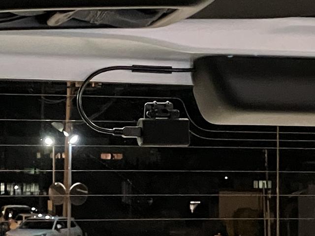 ステップワゴン ｅ：ＨＥＶスパーダ　ドラレコ　フロアマット　１１．４インチ純正ナビ　ＥＴＣ　減速セレクター　パーキングＳ　ブラインドスポットモニター　シートＨ　両側パワスラ　パワーテールゲート　全列ＵＳＢ　１６インチＡＷ　レンタカー登録（22枚目）