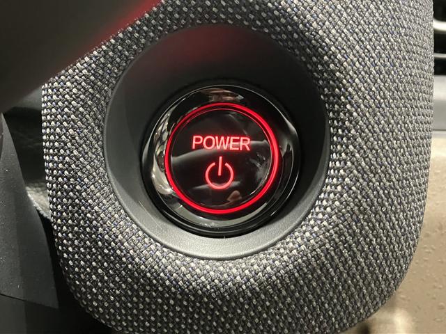 フリード ｅ：ＨＥＶエアー　ＥＸ　フロアマット　９インチ純正ナビ　ＥＴＣ　ドラレコ　シートヒーター　両側パワスラ　ブラインドスポットモニター　リアクーラー　本革巻ステアリングホイール　３６０°スーパーＵＶ・ＩＲカット　レンタカー登録（14枚目）