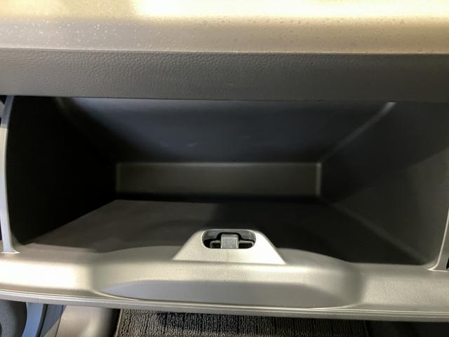 フリード ｅ：ＨＥＶエアー　ＥＸ　フロアマット　９インチ純正ナビ　ＥＴＣ　ドラレコ　シートヒーター　両側パワスラ　ブラインドスポットモニター　リアクーラー　本革巻ステアリングホイール　３６０°スーパーＵＶ・ＩＲカット　レンタカー登録（35枚目）