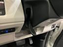 ベースグレード　レンタカー登録　運転支援機能　ドラレコ　８インチ純正ナビ　ＥＴＣ　フロアマット　フルＬＥＤヘッドライト　７インチＴＦＴ液晶メーター　オートパーキングブレーキ　充電用ＵＳＢ　ＵＶ・ＩＲカットガラス（25枚目）