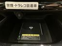 フロントコンソールにはQi(チー)規格対応のワイヤレス充電器が搭載されております。ケーブルを抜き差しせずに、快適に充電いただけます。
