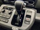 e:HEVクロスター フロアマット 9インチ純正ナビ ETC シートヒーター 運転支援 LEDヘッドライト ブラインドスポットモニター 本革巻ステアリングホイール 360°スーパーUV・IRカット 15インチAW(26枚目)