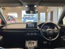 ＺＲ－Ｖ ｅ：ＨＥＶ　Ｚ　ＢＳＩ・後退出庫サポートレス　フロアマット　ＥＴＣ２．０　全周囲カメラ　ワイヤレス充電　ホンダコネクトディスプレー　１０．２インチデジタルメーター　シートヒーター　ＢＯＳＥサウンドシステム　パワーテールゲート　本革シート（6枚目）