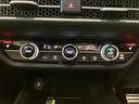 ｅ：ＨＥＶ　Ｚ　ＢＳＩ・後退出庫サポートレス　フロアマット　ＥＴＣ２．０　全周囲カメラ　ワイヤレス充電　ホンダコネクトディスプレー　１０．２インチデジタルメーター　シートヒーター　ＢＯＳＥサウンドシステム　パワーテールゲート　本革シート（12枚目）