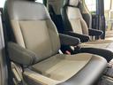 ２列目シートはゆったりと座ることが出来ます！また、ウォークスルーにより前列・後列への移動もスムーズに行えます。