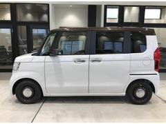 ホンダの安全運転支援システム「ＨｏｎｄａＳＥＮＳＩＮＧ」がついております！車線維持支援システムや、前走車を検地し、自動で加減速を行うアダプティブ・クルーズ・コントロールなど全部で８種類あります！ 6