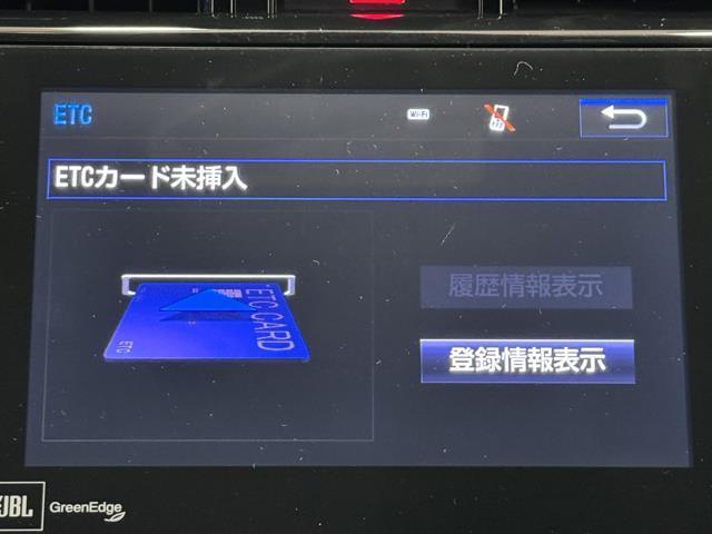 プレミアム　アドバンスドパッケージ　パノラマムーンルーフ　運転席パワーシート　スマートキー　横滑防止装置　ドラレコ　バックカメラ　パワーウィンドウ　アイドリングストップ　クルコン　パワーステアリング　アルミホイール　カーテンエアバッグ(9枚目)