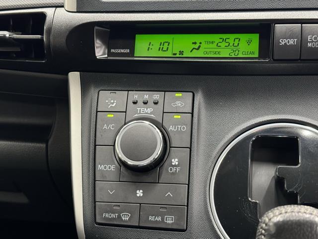 １．８Ｓ　ＤＶＤ再生機能　メンテナンスノート　横滑り防止装置付　サイドエアバッグ　パワーステアリング　ＡＵＸ　Ｗエアバッグ　エアコン　キーフリー　ＨＤＤナビ　３列シート　パワーウィンド　ＡＢＳ　ＥＴＣ　ＴＶナビ(9枚目)