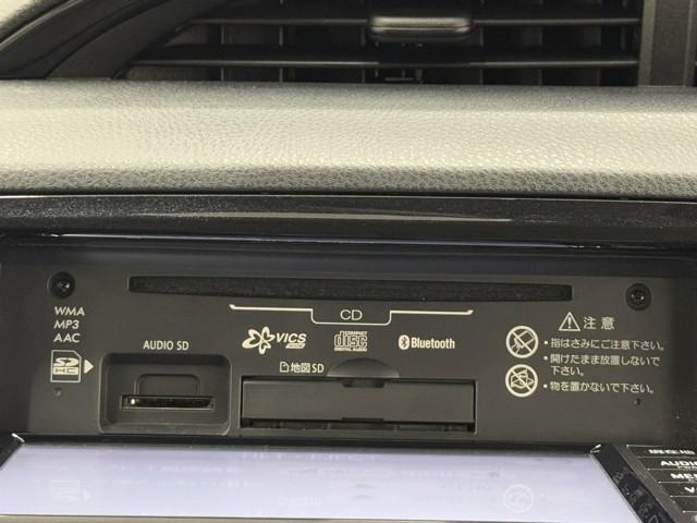ヴィッツ Ｆ　セキュリティ　アイドリングストップ車　パワーウィンドウ　エアバック　Ｗエアバック　エアコン　横滑り防止装置　キーレスキー　整備記録簿　パワステ　ワンセグＴＶ　ナビ・ＴＶ　メモリーナビゲーション　ＡＢＳ（9枚目）