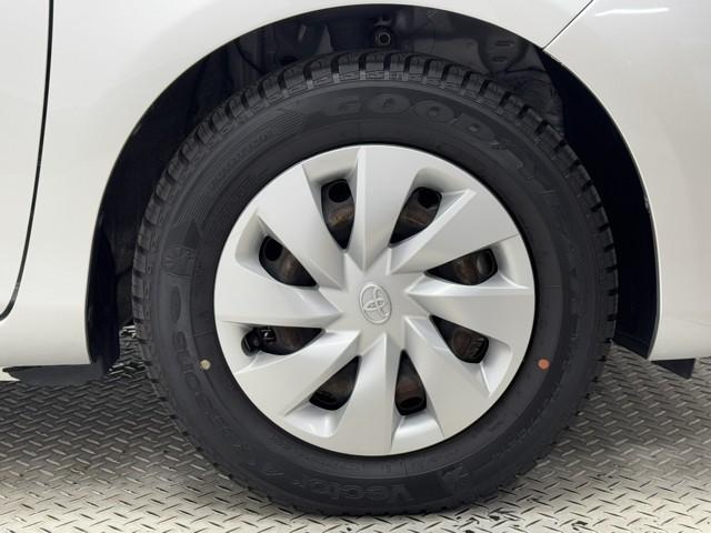 ヴィッツ Ｆ　セキュリティ　アイドリングストップ車　パワーウィンドウ　エアバック　Ｗエアバック　エアコン　横滑り防止装置　キーレスキー　整備記録簿　パワステ　ワンセグＴＶ　ナビ・ＴＶ　メモリーナビゲーション　ＡＢＳ（17枚目）