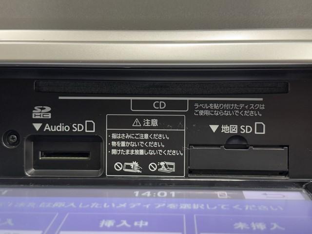 ハイエースバン ロングスーパーＧＬ　フルフラット　リアカメラ　ＳＲＳ　Ｗエアコン　横滑り防止装置付　盗難防止機能　キーレス　スマートエントリー　エアコン　ワンセグ　パワステ　ナビＴＶ　ＥＴＣ　ミュージックプレイヤー接続可　ＡＢＳ（9枚目）