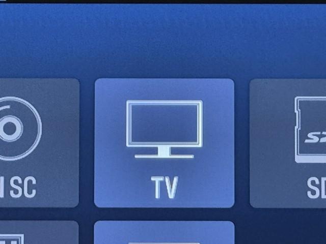 タンク カスタムＧ－Ｔ　スマキ－　地上デジタル　アルミホイル　踏み間違い防止装置　両側電動ドア　ＬＥＤヘッドライト　クルコン　リアカメラ　横滑り防止装置　ＥＴＣ　キーレス　ＴＶナビ　オートエアコン　パワーウインドウ　ＤＶＤ（8枚目）