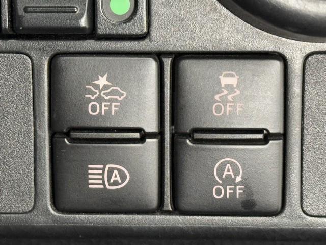 タンク カスタムＧ－Ｔ　スマキ－　地上デジタル　アルミホイル　踏み間違い防止装置　両側電動ドア　ＬＥＤヘッドライト　クルコン　リアカメラ　横滑り防止装置　ＥＴＣ　キーレス　ＴＶナビ　オートエアコン　パワーウインドウ　ＤＶＤ（13枚目）