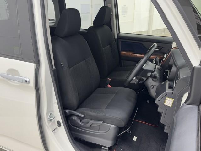 タンク カスタムＧ－Ｔ　スマキ－　地上デジタル　アルミホイル　踏み間違い防止装置　両側電動ドア　ＬＥＤヘッドライト　クルコン　リアカメラ　横滑り防止装置　ＥＴＣ　キーレス　ＴＶナビ　オートエアコン　パワーウインドウ　ＤＶＤ（15枚目）